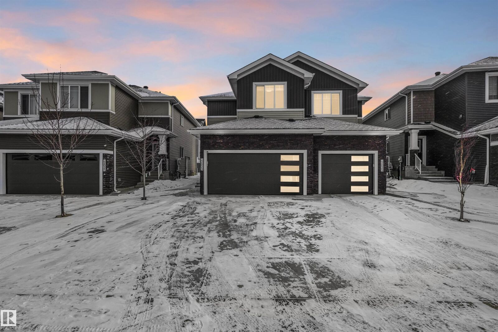 Property Photo:  2023 164 Street SW  AB T6W 5J9 