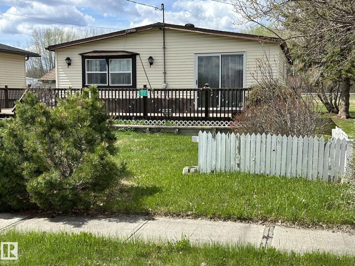 Property Photo:  5212 50 Street  AB T0A 2P0 