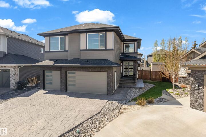 Property Photo: 9 Lincoln Court AB T7X 0N5