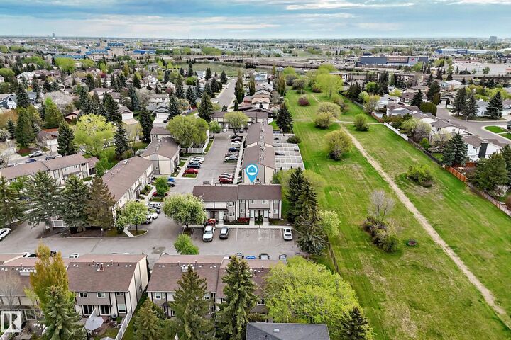 Property Photo: 10453 20 Avenue NW 18 AB T6J 5A1