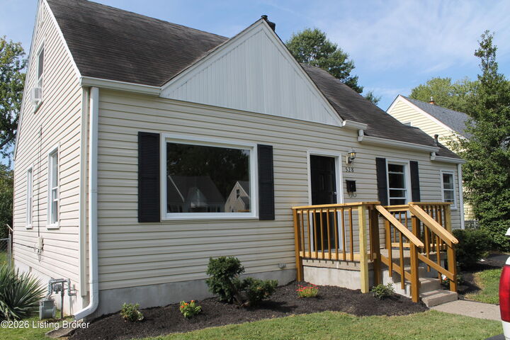 Property Photo: 528 Harris Pl KY 40222