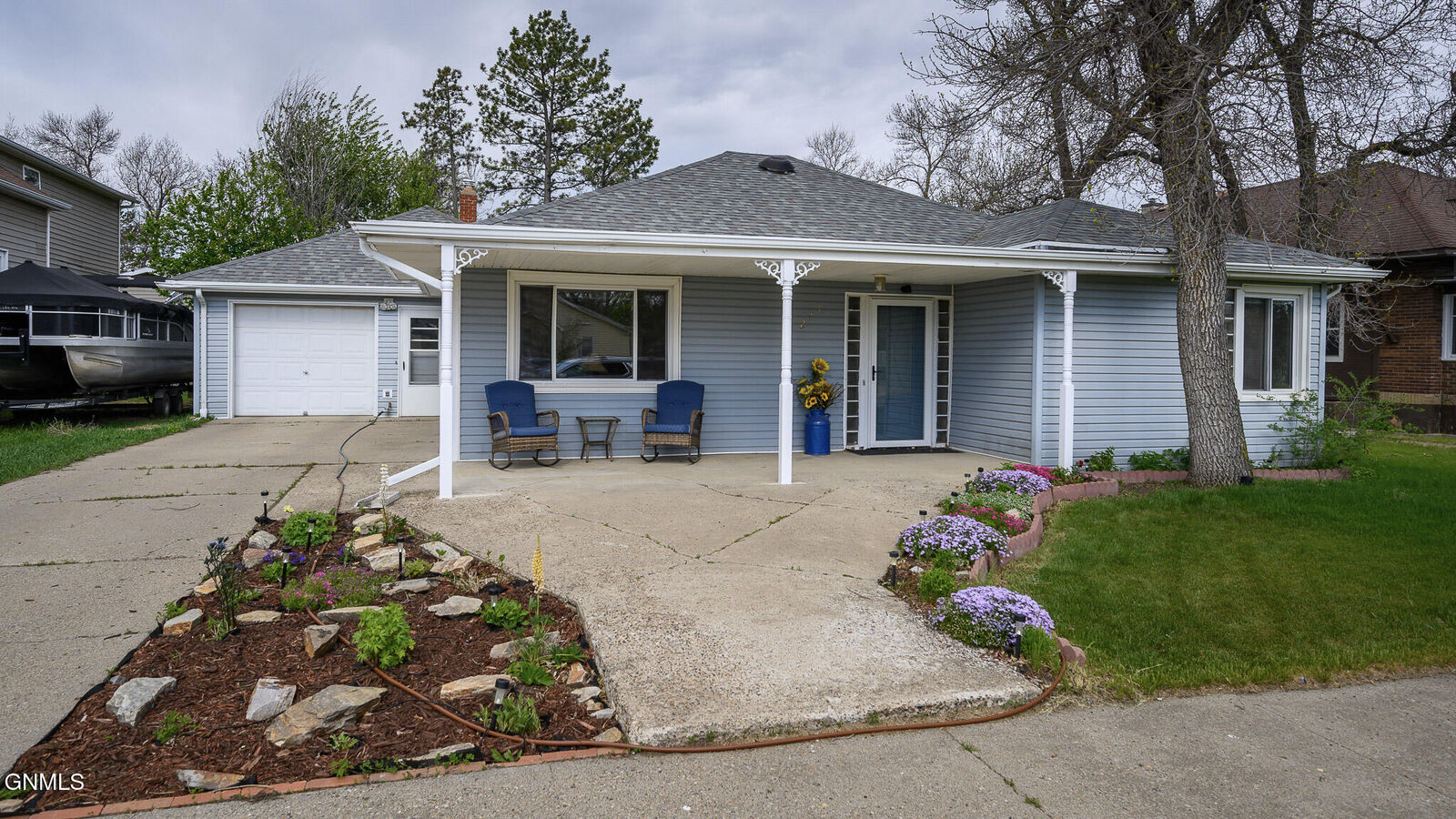Property Photo:  217 1st Avenue NW  ND 58545 