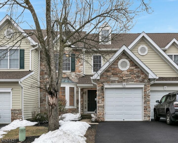 Property Photo:  7 Patriot Hill Dr  NJ 07920 