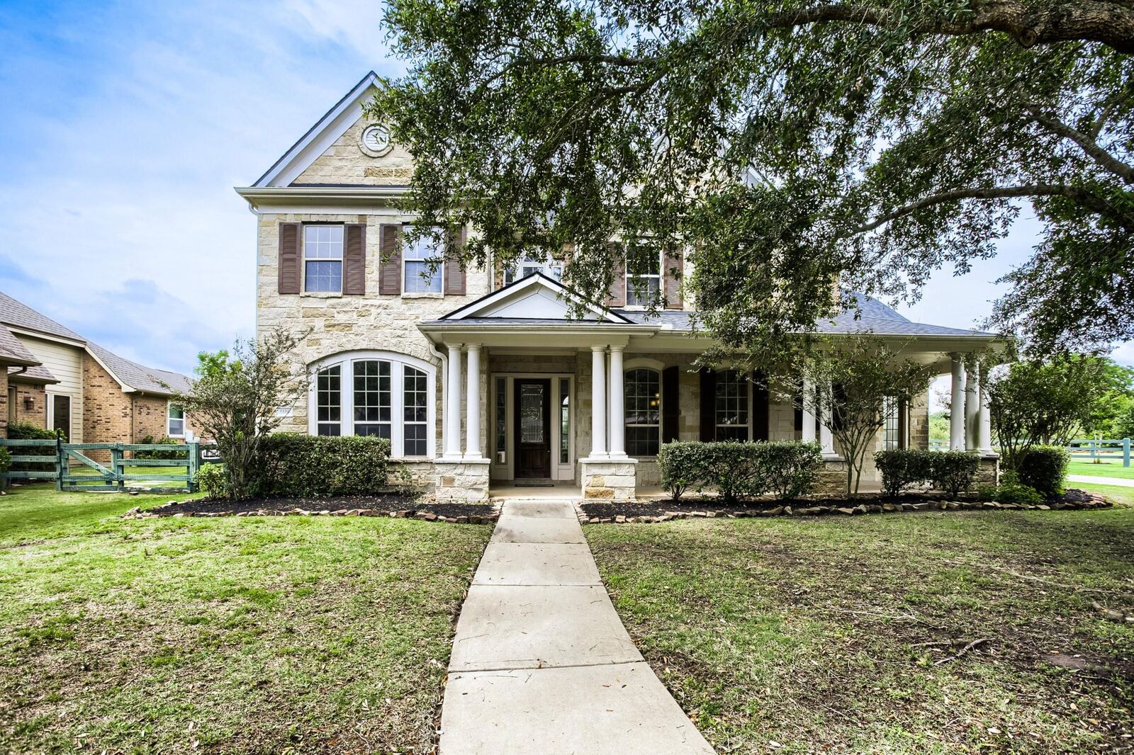 Property Photo:  5106 Water Oak Crescent  TX 77441 