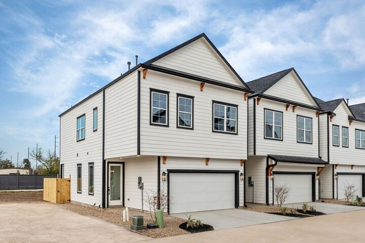 Property Photo:  5925-5927 Wheatley Street  TX 77091 