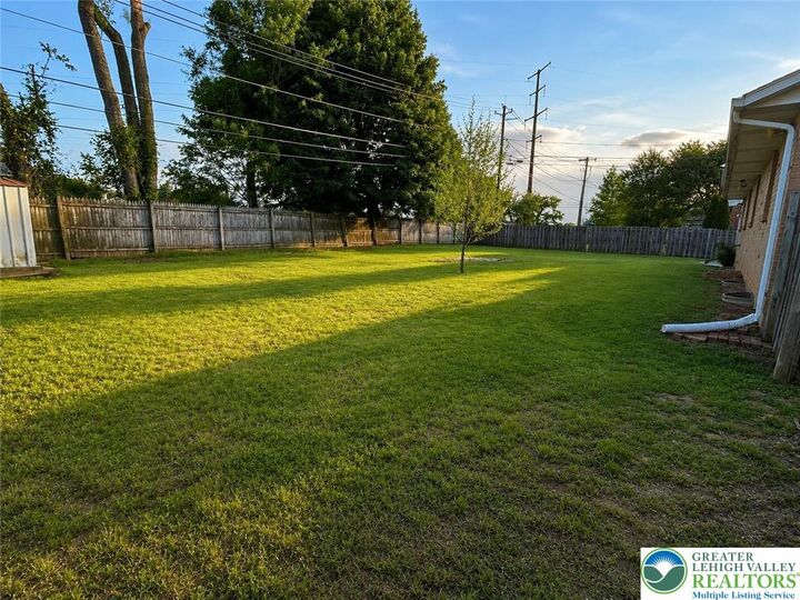 Property Photo: 1225 Brentwood Avenue PA 18017