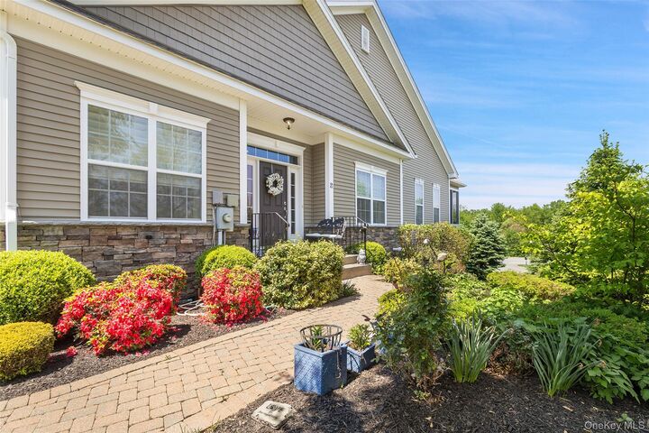 Property Photo:  2 Avondale Lane  NY 12590 