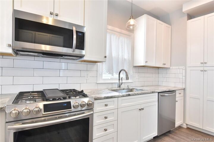 Property Photo:  213 Ashford Avenue  NY 10522 