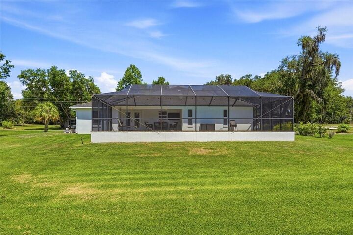 Property Photo:  7125 Honeysuckle Drive  FL 33813 