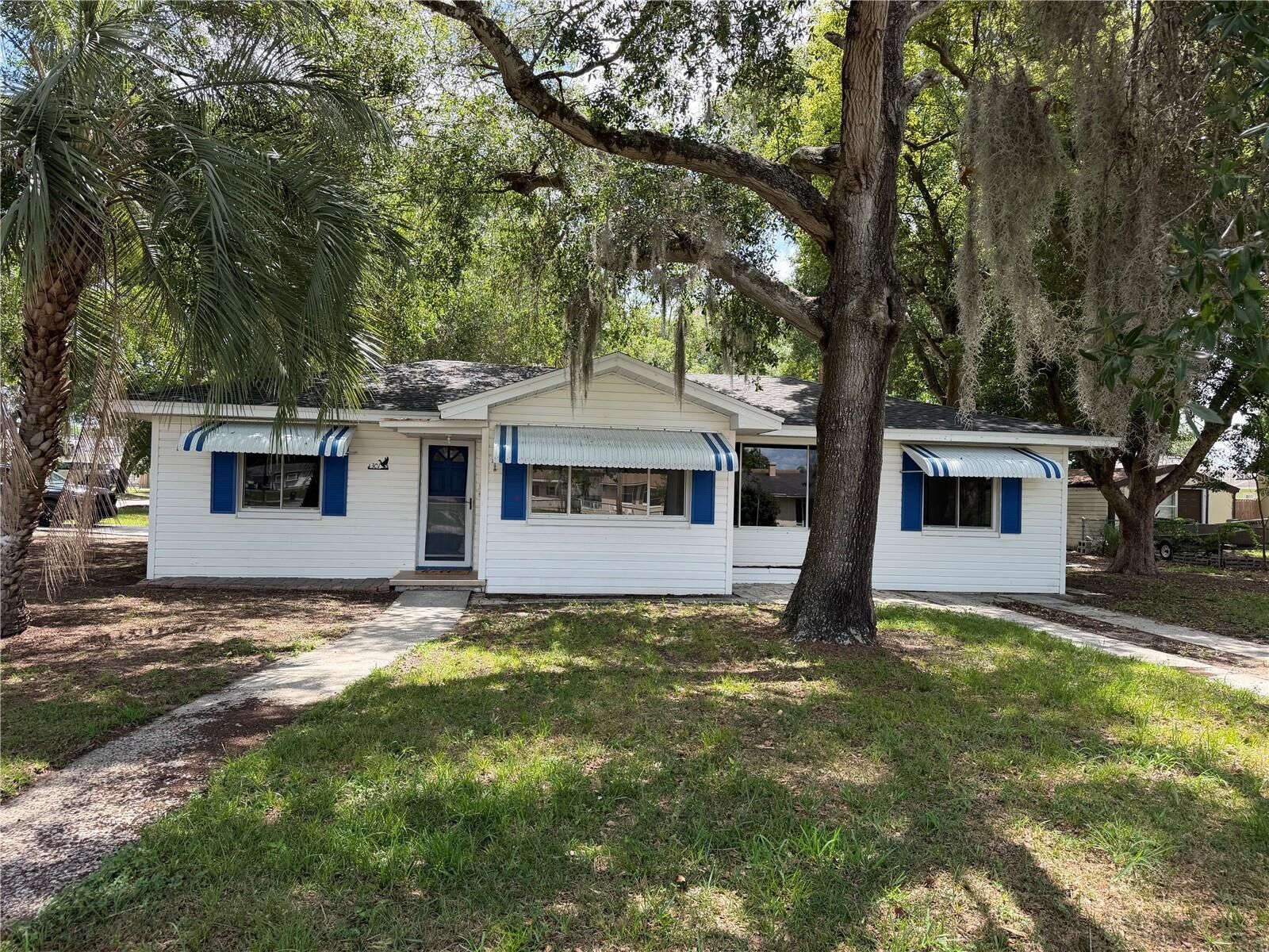 Property Photo:  301 S Seminole Avenue  FL 34715 