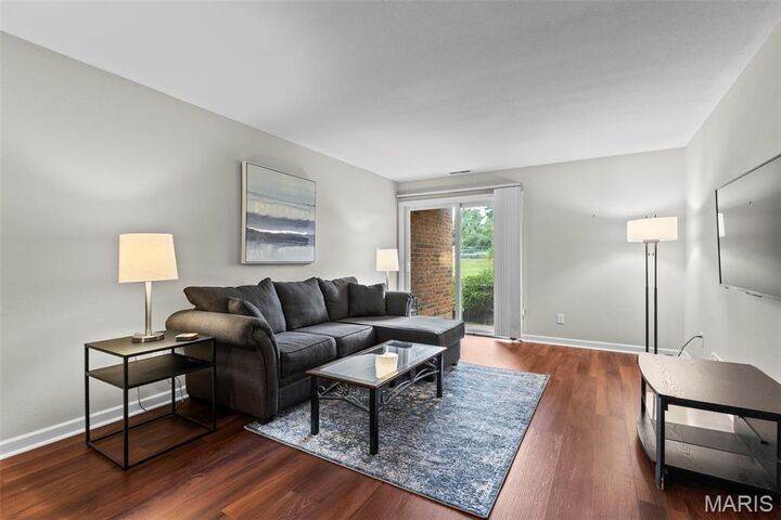 Property Photo: 1926 Hunting Lake Court 104 MO 63122