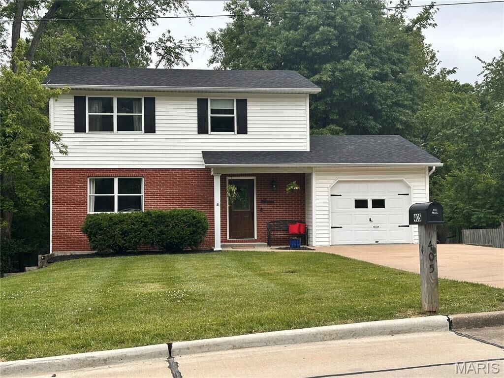 Property Photo: 405 N Shawnee Boulevard MO 63755