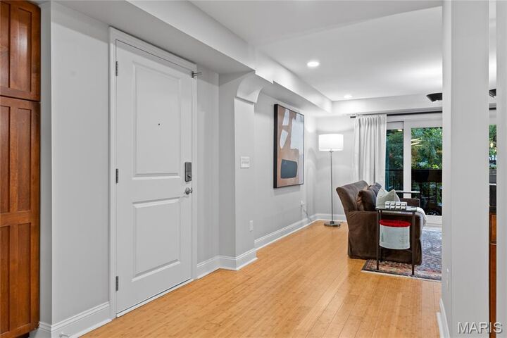 Property Photo:  610 Forest Court 1  MO 63105 