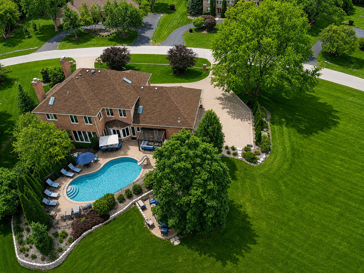 Property Photo:  1710 Galloway Circle  IL 60010 