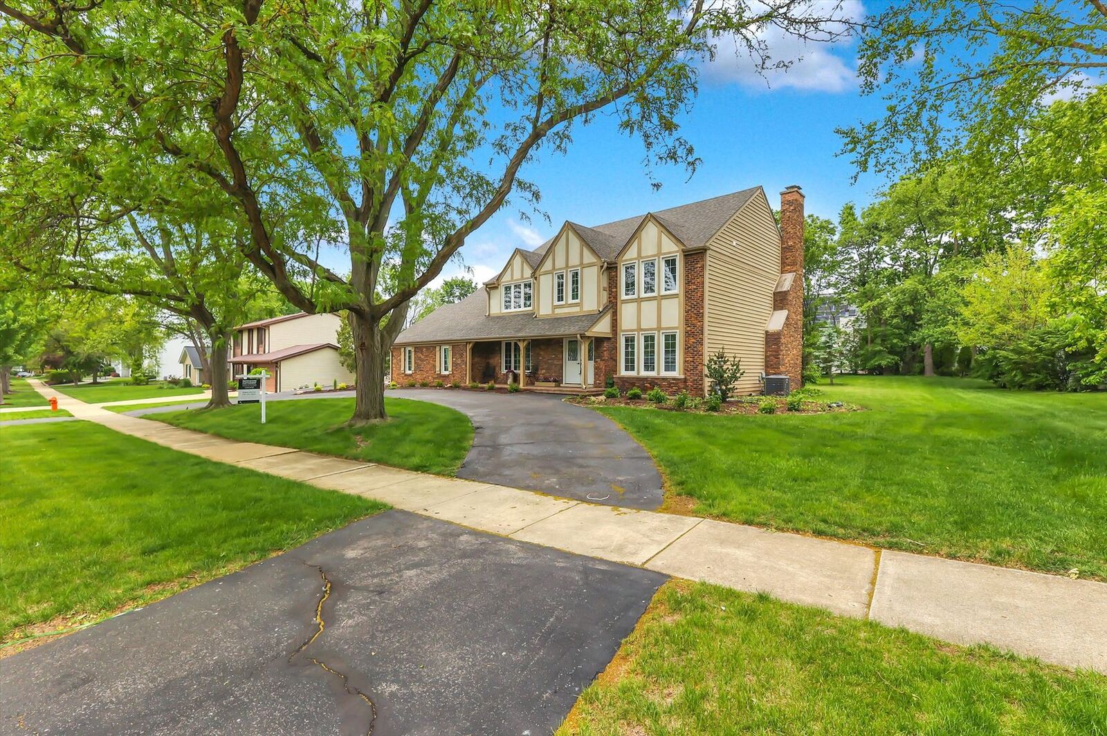 Property Photo:  967 W Bauer Road  IL 60563 