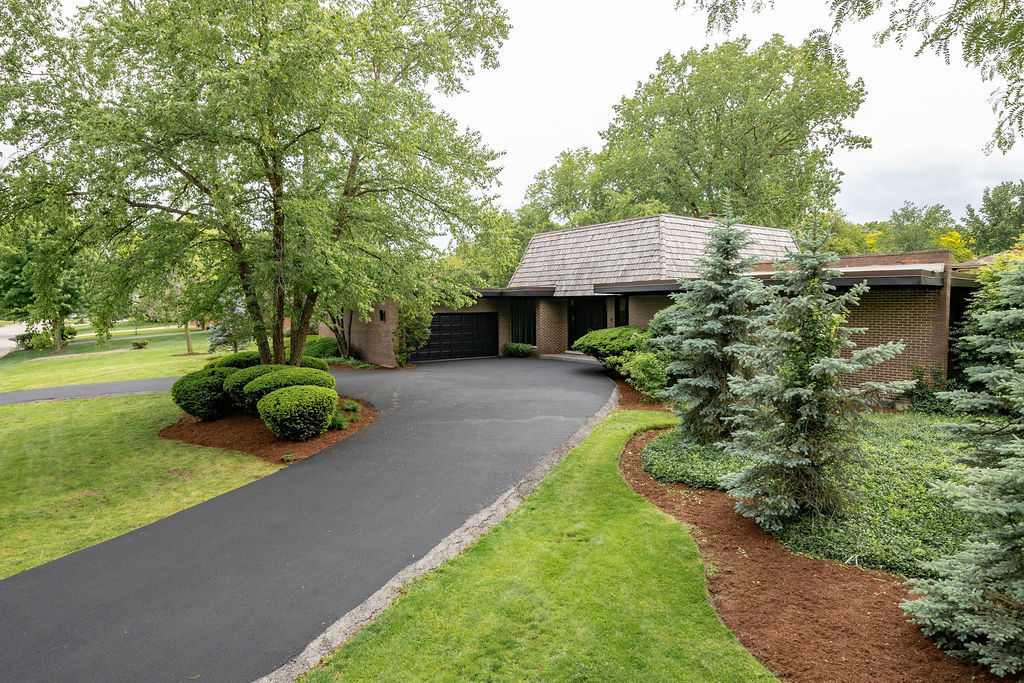 Property Photo:  8100 S Park Avenue  IL 60527 