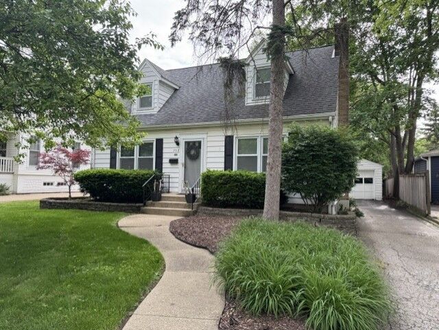 Property Photo: 352 S Wright Street IL 60540