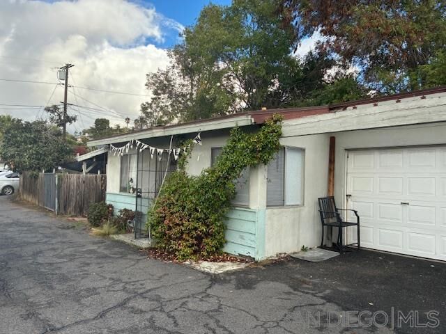 Property Photo:  543-545 Kleaveland Pl  CA 92084 