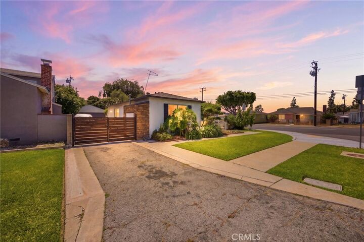 Property Photo:  11402 Bradhurst St  CA 90606 