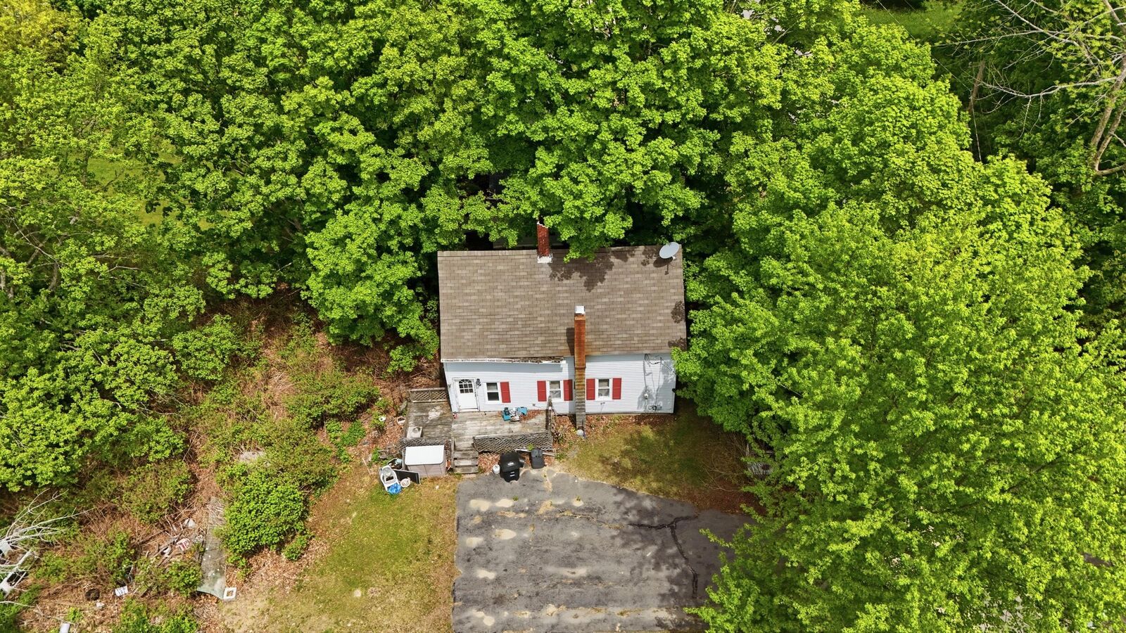 Property Photo:  46 Towle Street  ME 04093 