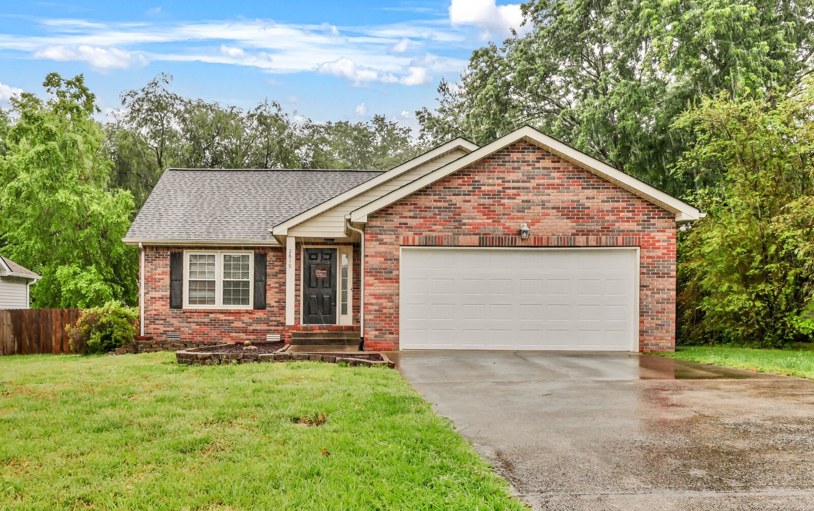 Property Photo: 2819 Fenton Ct TN 37040
