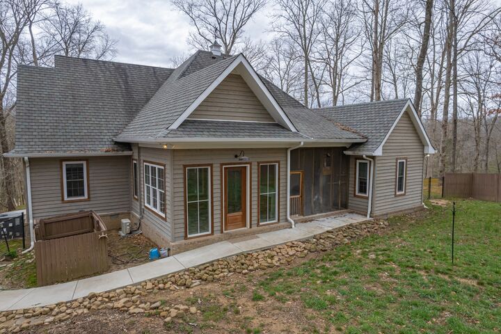 Property Photo:  550 Laurel Crown Rd  TN 37355 