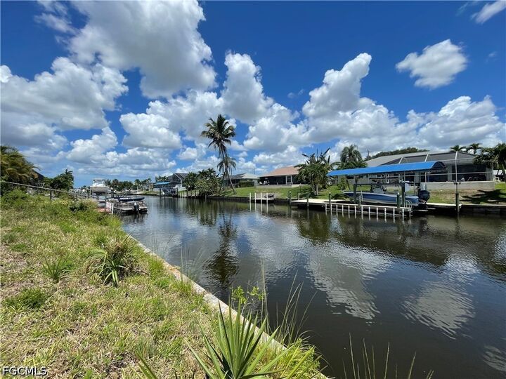 Property Photo:  1441 SE 21st Lane  FL 33990 