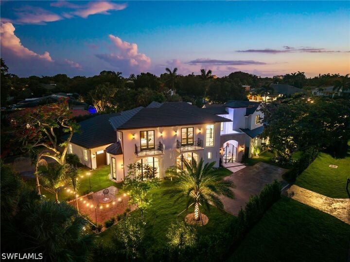 Property Photo:  1598 Nautilus Road  FL 34102 
