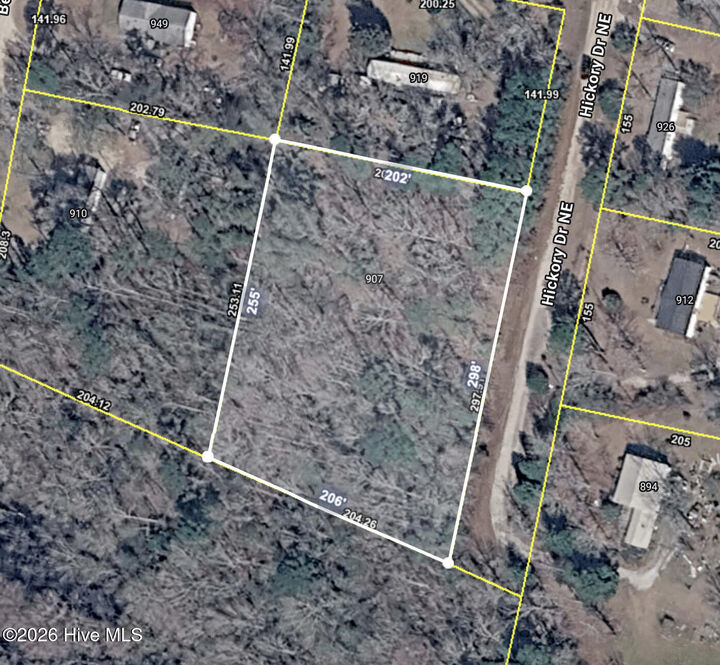 Property Photo: 907 Hickory Drive NE NC 28451