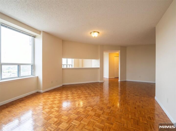 Property Photo:  100 Old Palisade Road 2201  NJ 07024 