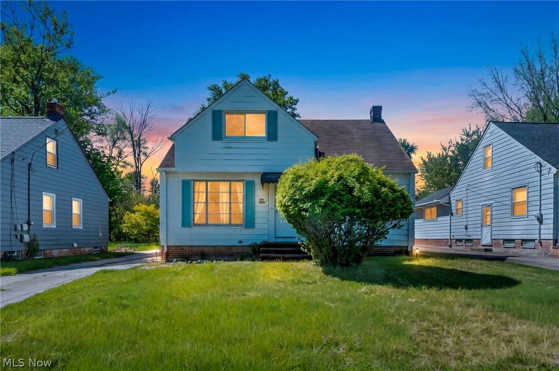 Property Photo: 15812 Grant Avenue OH 44137