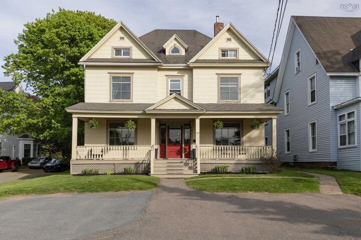 159 Victoria Street E — photo 1