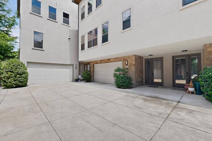 Property Photo:  1717 Annex Avenue 201  TX 75204 