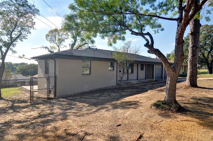 Property Photo:  5549 Sam Calloway Road  TX 76114 
