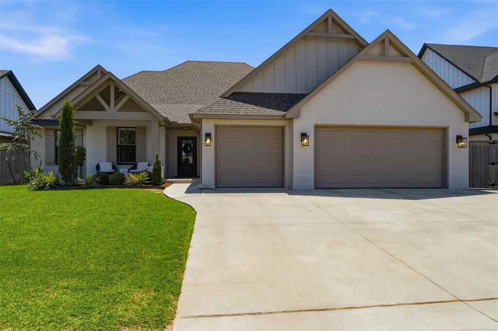 Property Photo:  4302 Windstone Drive  OK 73072 