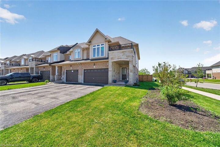 Property Photo:  71 Foothills Lane  ON L8E 0K1 