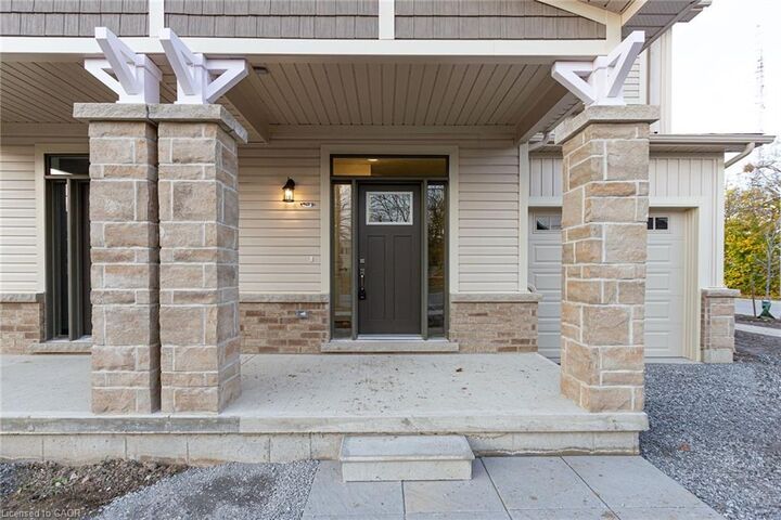 Property Photo: 22 Oakdale Avenue Main&Ampupper ON L2P 2B4