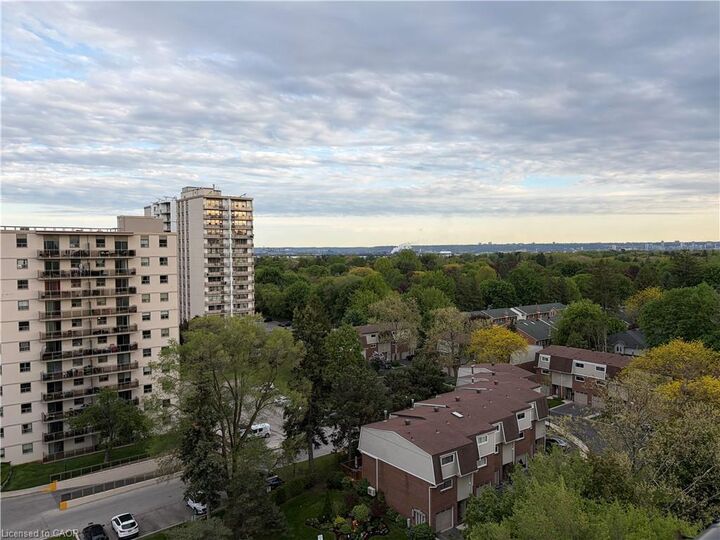 Property Photo:  975 Warwick Court 1005  ON L7T 3Z7 