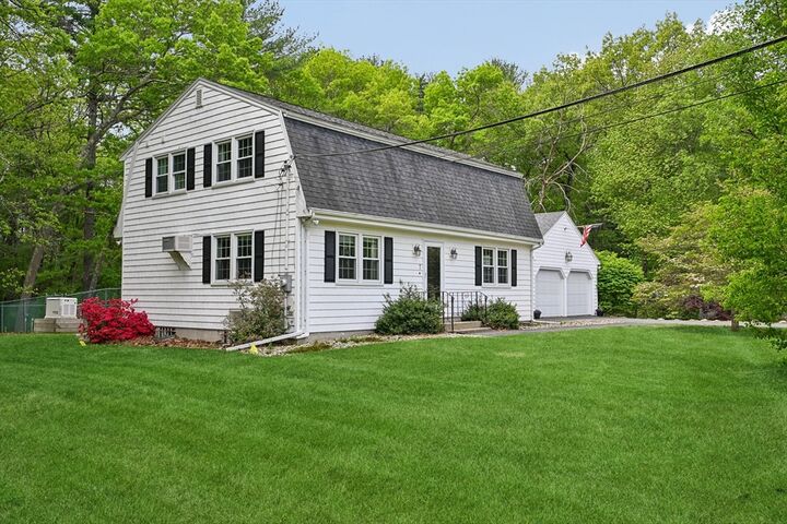 Property Photo:  7 Farrwood Dr  MA 01810 