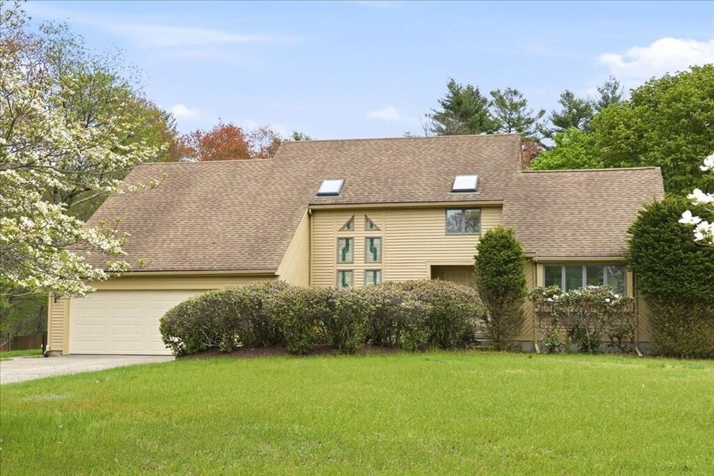 Property Photo:  6 Hoover Rd  MA 02056 