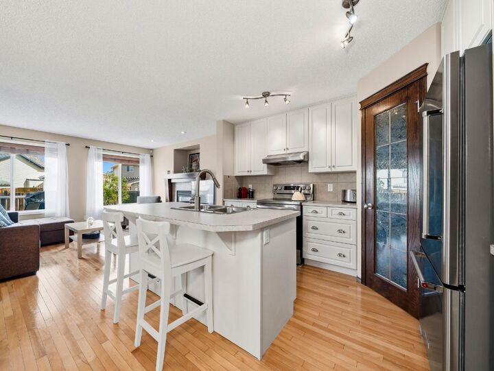 Property Photo:  28 Cranberry Lane SE  AB T3M 0L5 