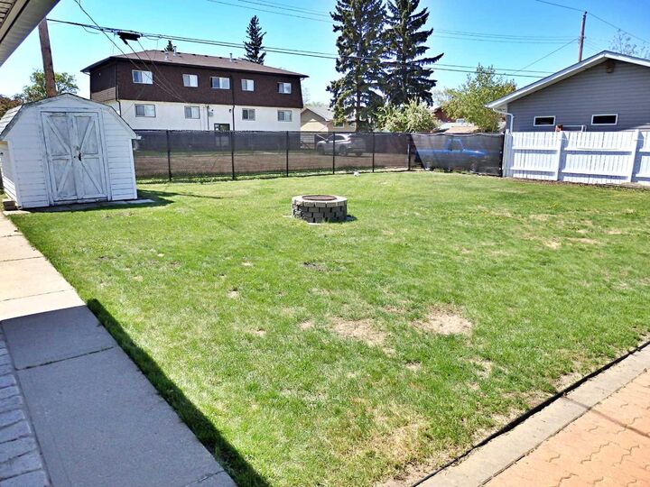 Property Photo:  4617 55 Avenue  AB T9X 1R2 