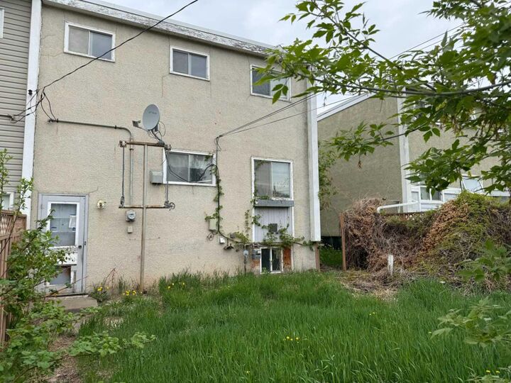 Property Photo:  9507 89 Avenue  AB T8S 1G7 