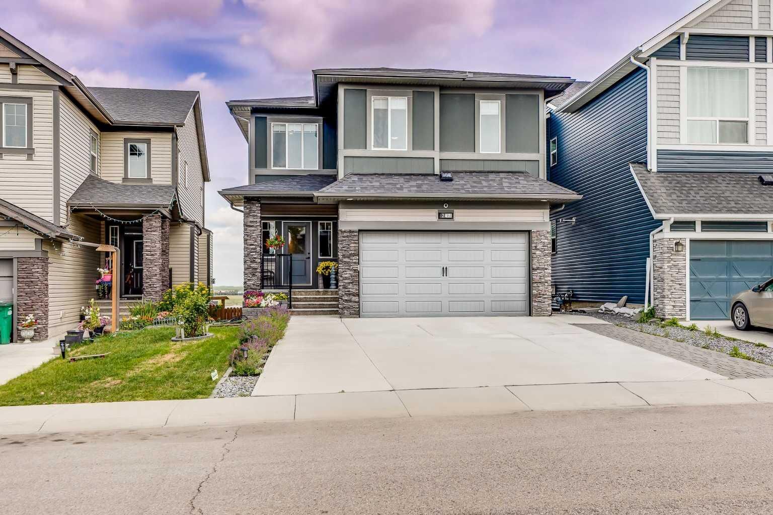Property Photo: 247 Hillcrest Heights SW AB T4B 3Z2