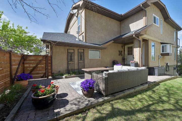 Property Photo: 44 Coach Manor Rise SW AB T3H 1C4