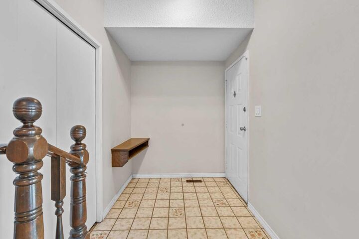 Property Photo:  27 Beddington Road NE  AB T3K 1N7 