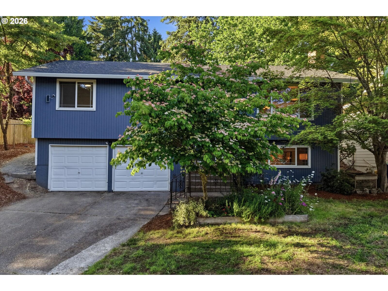 Property Photo: 2820 SE 90th Pl OR 97266