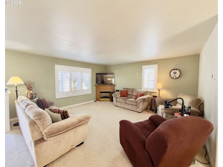 Property Photo: 745 2nd St OR 97415