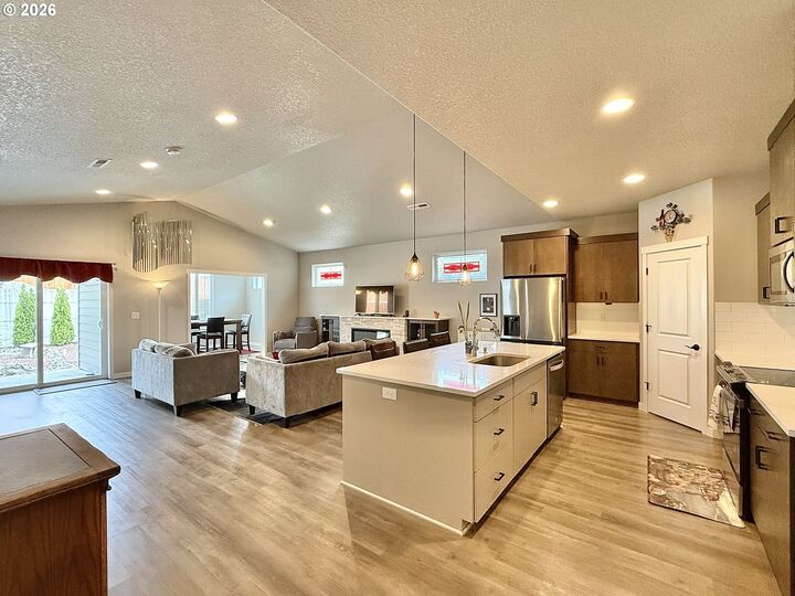 Property Photo:  5218 NE 43rd Cir  WA 98661 