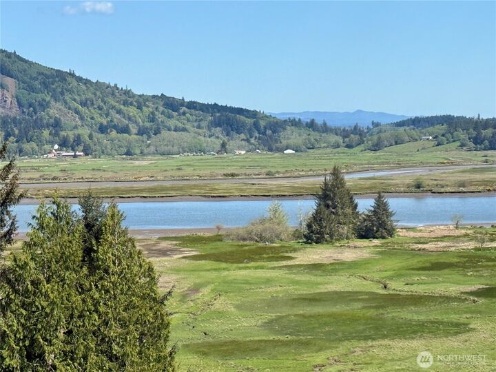 Property Photo:  8462  US Highway 101  WA 98586 